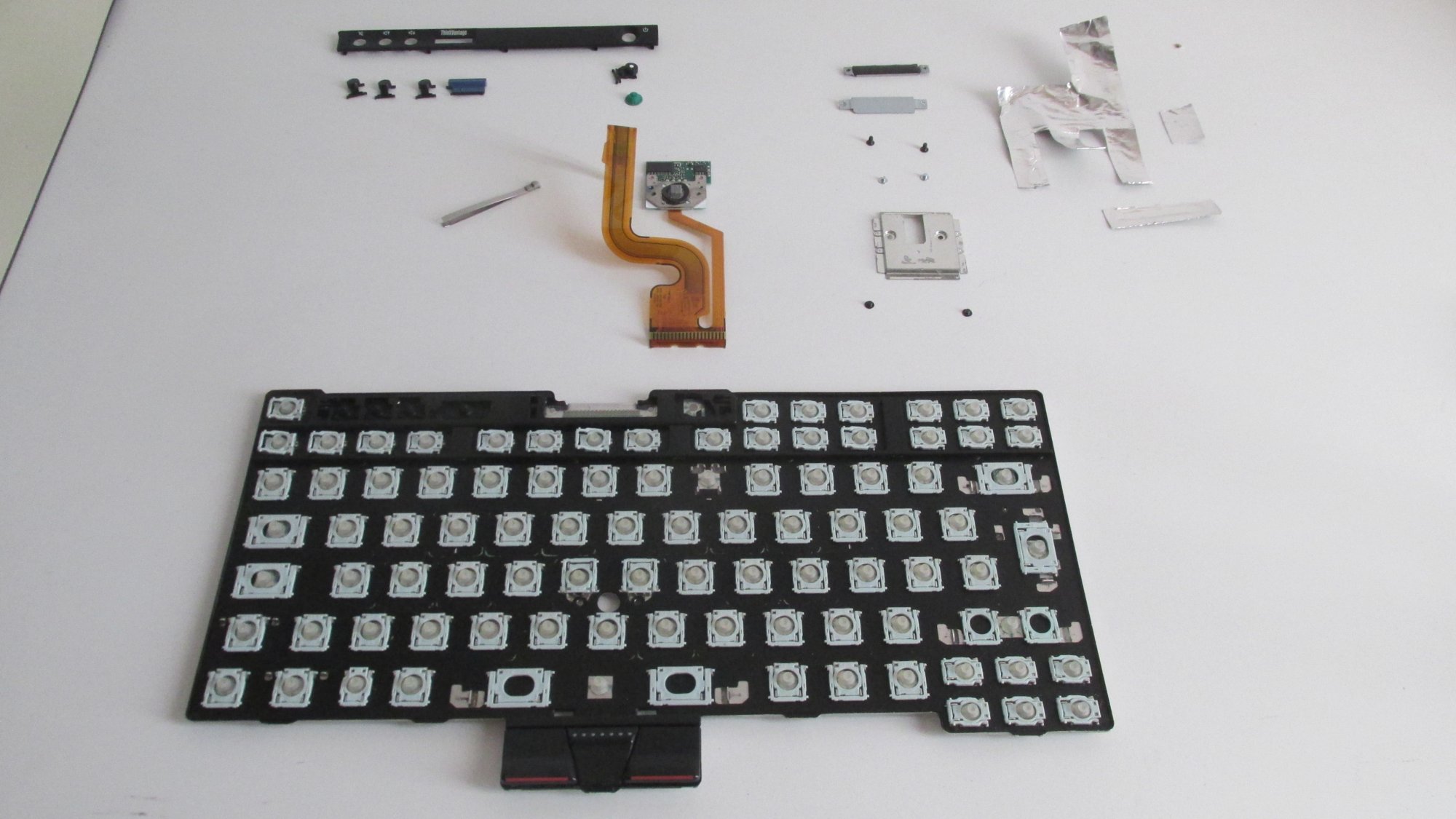 ThinkPad X200 Keyboard Disassembled (Mechanics of one Key Missing)