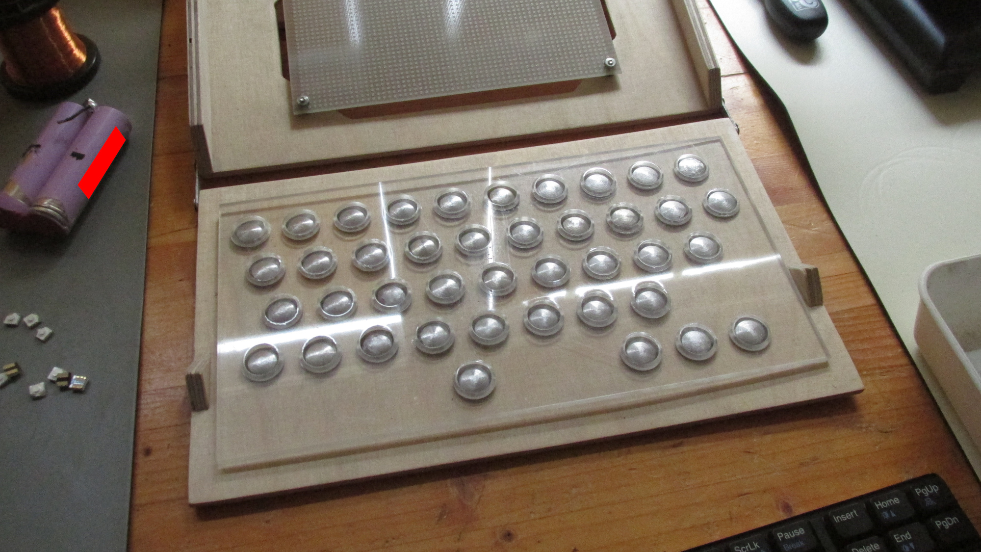 ../images/keyboard/IMG</em>3023.JPG