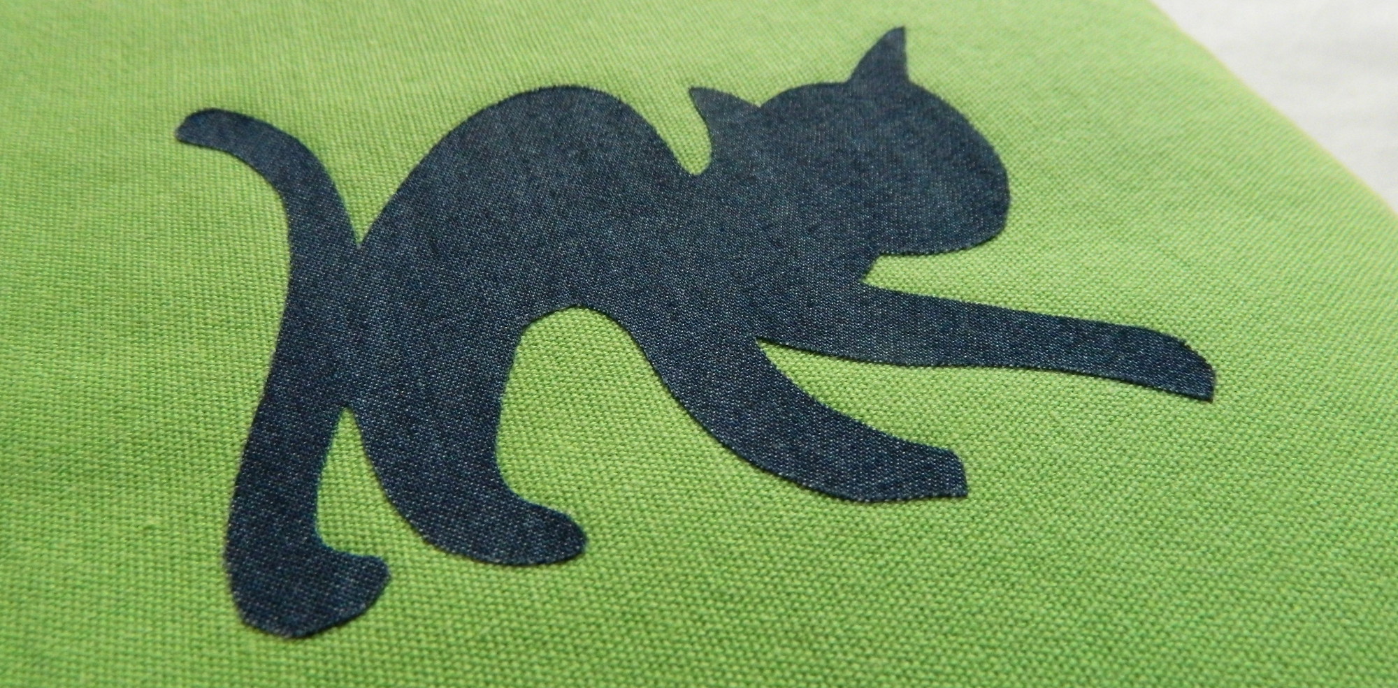 Detail: The applied Cat Logo